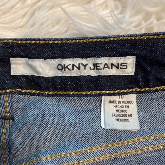DKNY Jeans size 10 inseam 32” BNWOT darker wash jeans - Picture 4 of 16